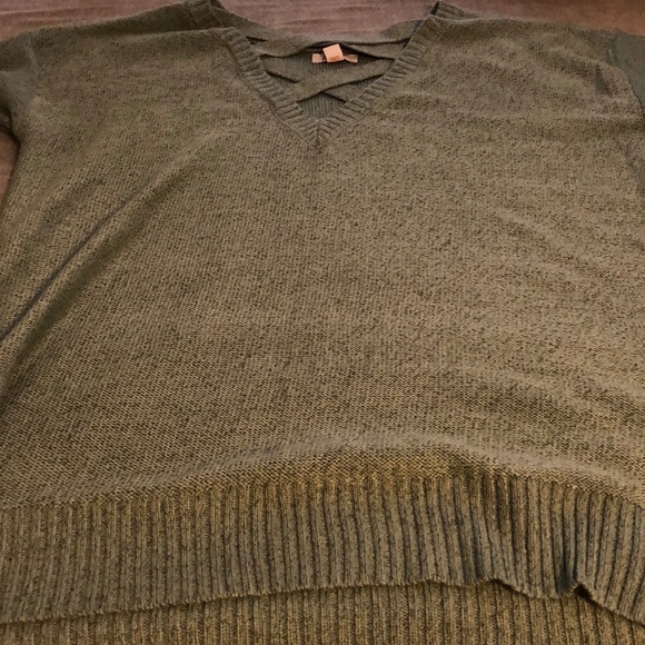 Green Criss Cross Neck Sweater - Picture 2 of 3
